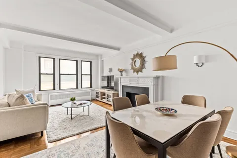 $1,350,000 | 70 East 96th Street, Unit 2D | Upper East Side