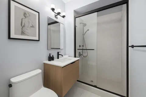 $1,995,000 | 20 East 9th Street, Unit 7V | Greenwich Village