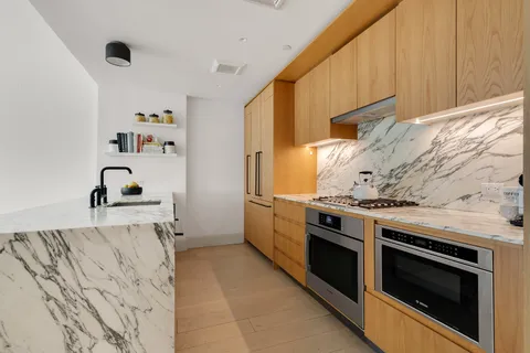 $3,000,000 | 308 North 7th Street, Unit 2F | Williamsburg