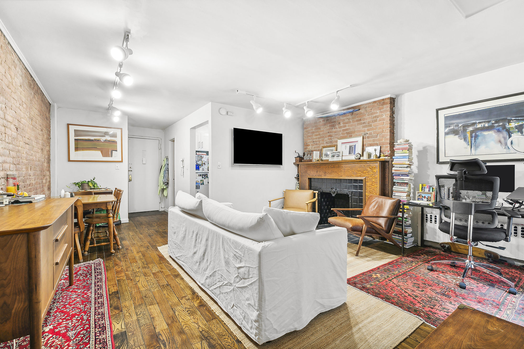 59 East 74th Street, Unit 4 Manhattan, NY 10021 - Photo 2 of 6