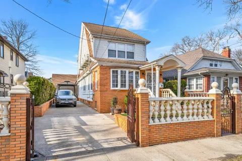 $1,100,000 | 132-11 107th Avenue | South Ozone Park