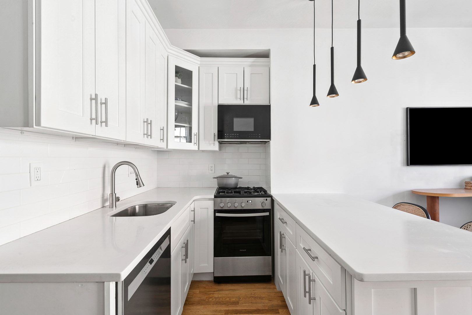 87 Barrow Street, Unit 5G Manhattan, NY 10014 - Photo 3 of 10 Gallery Image 3