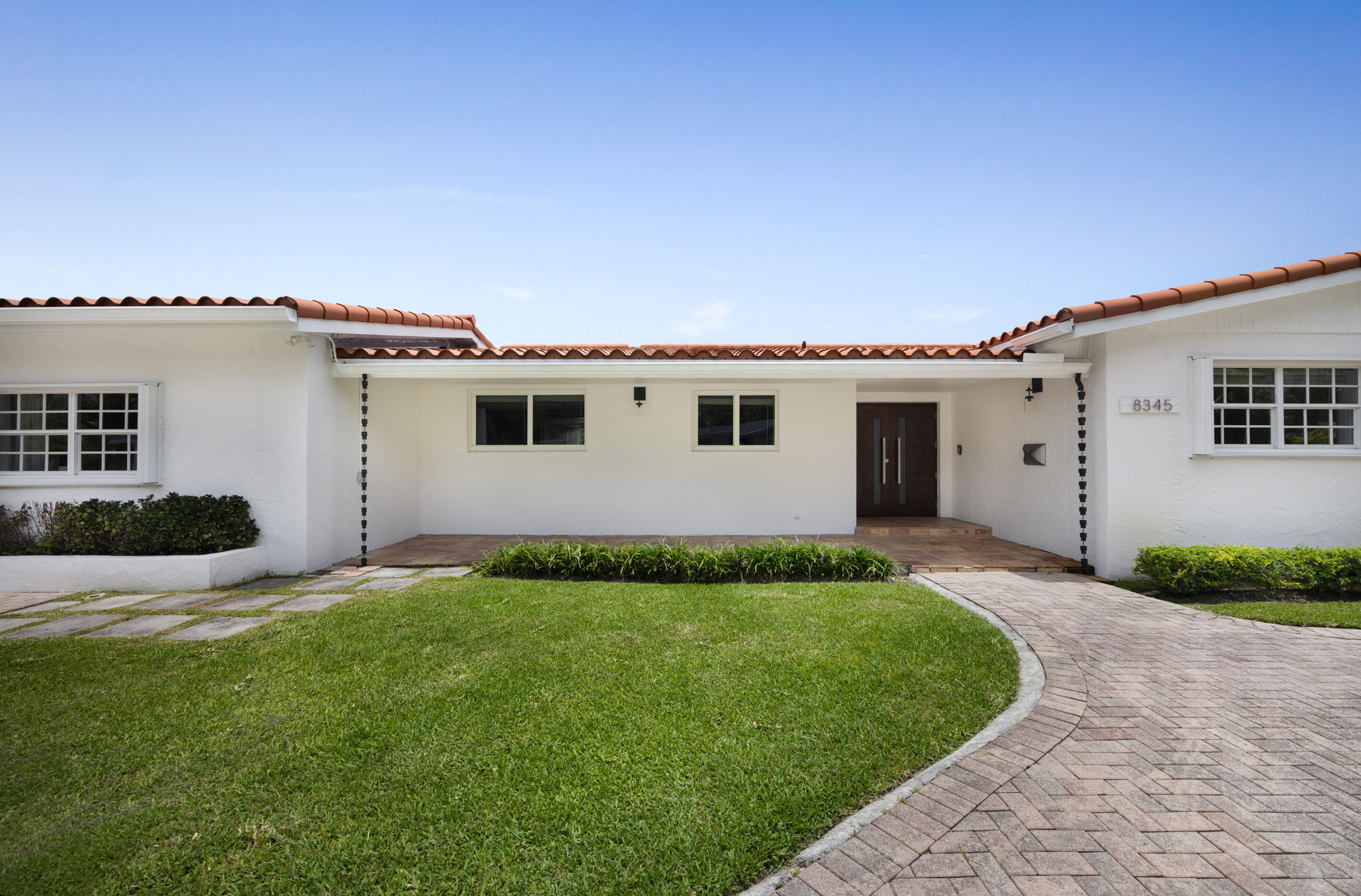 8345 Southwest 90th Street Miami, FL 33156 - Photo 2 of 5