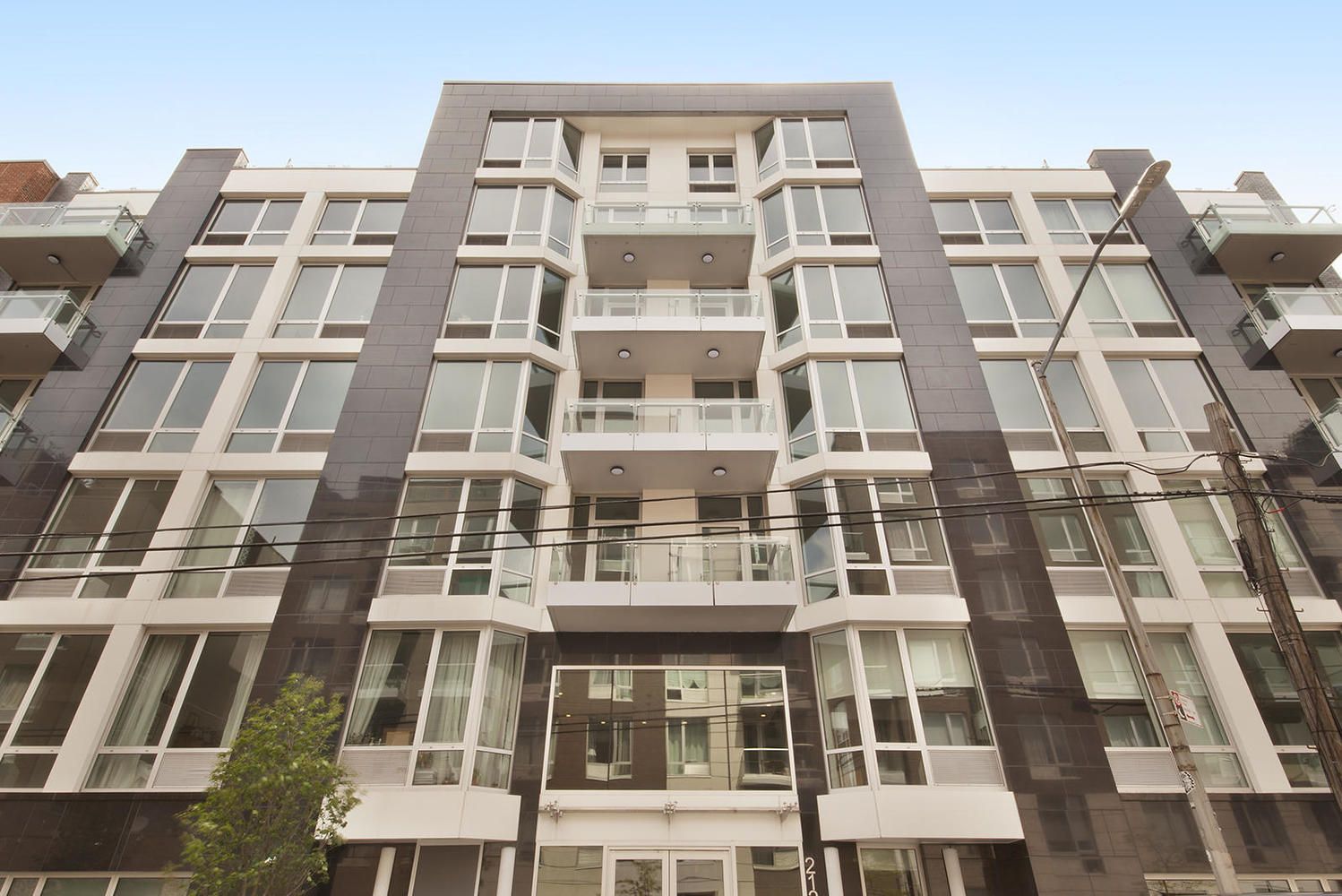 212 North 9th Street, Unit 3C Brooklyn, NY 11211 - Photo 14 of 16 a front view of a building