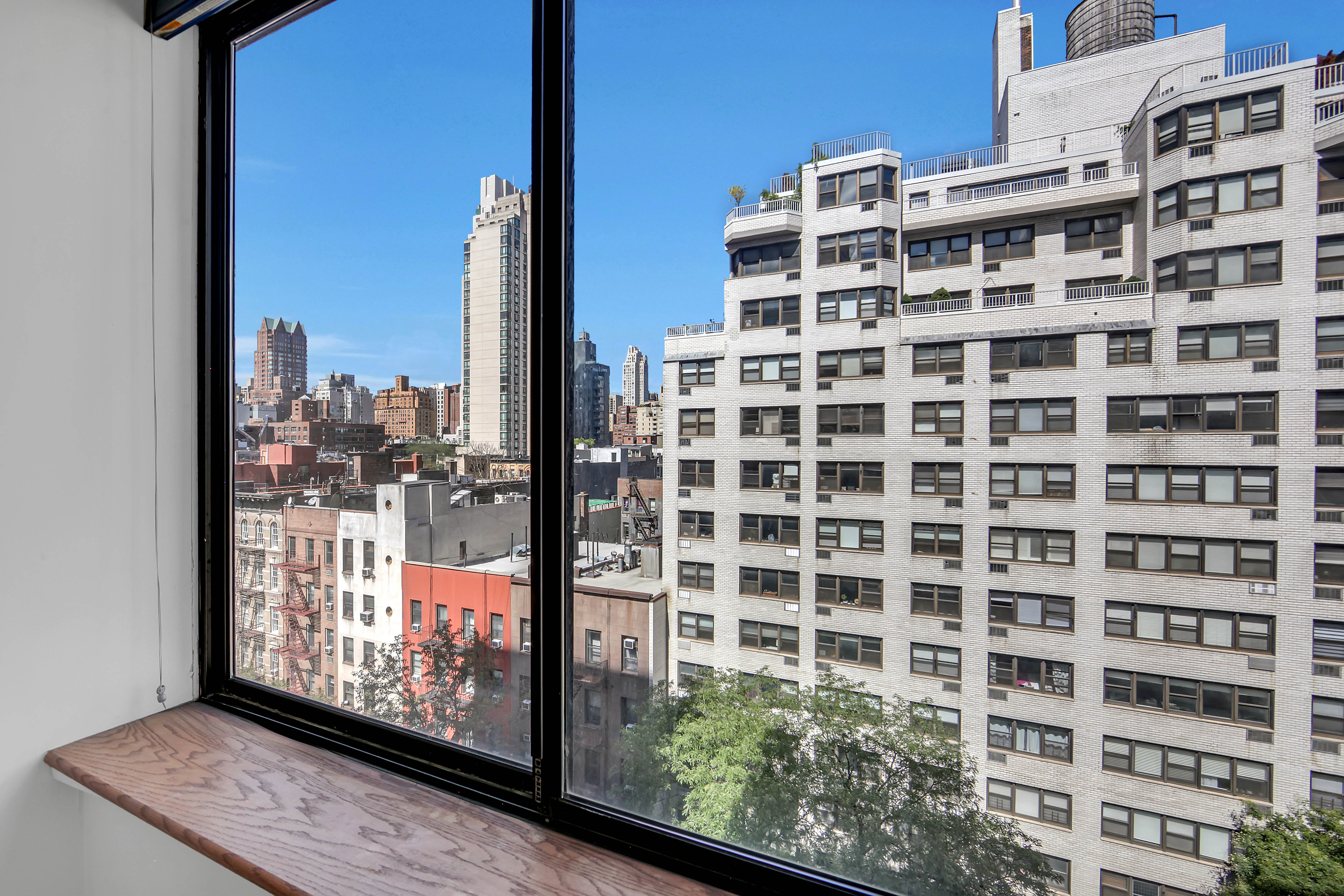 330 East 75th Street, Unit 8H Manhattan, NY 10021 - Photo 7 of 11 a view of a building