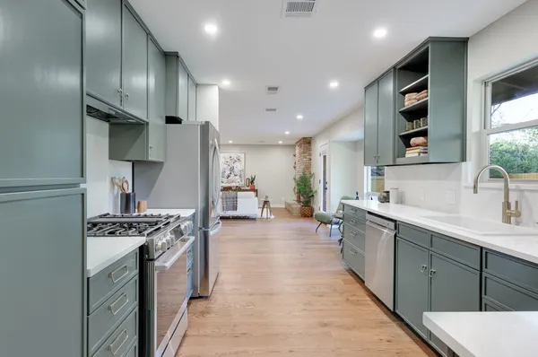 $1,499,900 | 2504 Deerfoot Trail, Austin, TX 78704