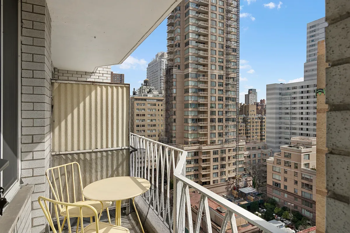 $455,000 | 1160 3rd Avenue, Unit 15F | Lenox Hill