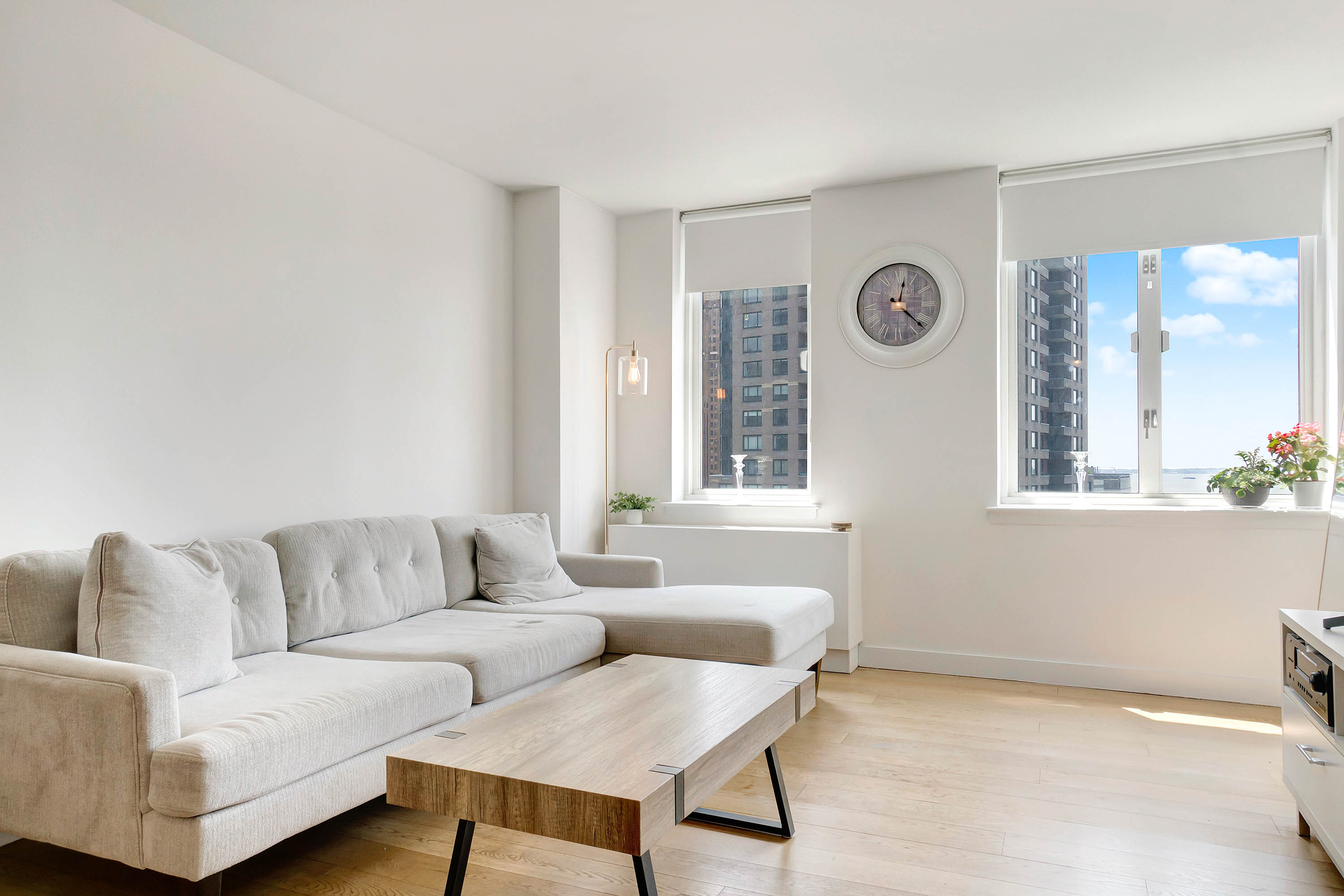 225 Rector Place, Unit 17F Manhattan, NY 10280 - Photo 2 of 17 Gallery Image 2