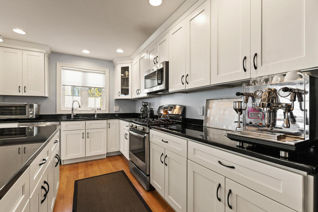 91 Hibbert Street Arlington, MA 02476 - Photo 13 of 31