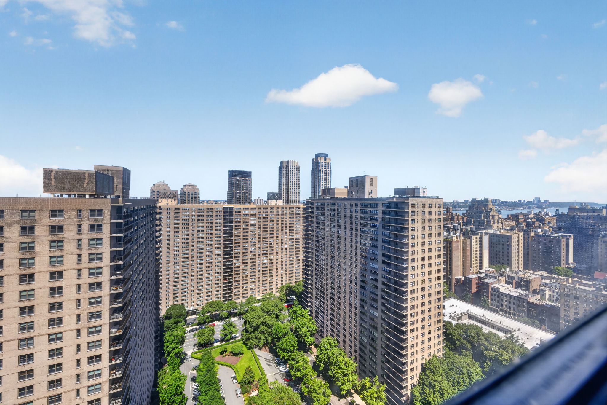 160 West End Avenue, Unit 30M Manhattan, NY 10023 - Photo 13 of 15