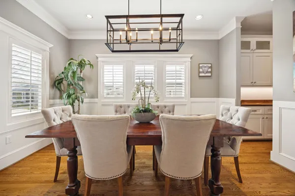 Contact Agent | 611 Cordell Street, Houston, TX 77009