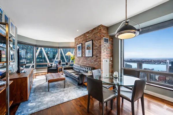 $7,200 | 301 West 57th Street, Unit 44E | Hell's Kitchen