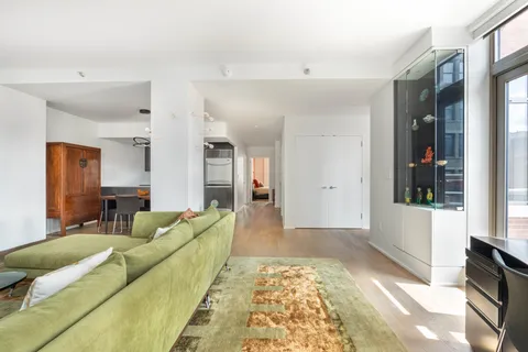 $3,295,000 | 125 West 22nd Street, Unit 10A | Chelsea