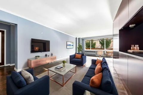 $1,100,000 | 392 Central Park West, Unit 2N | Upper West Side