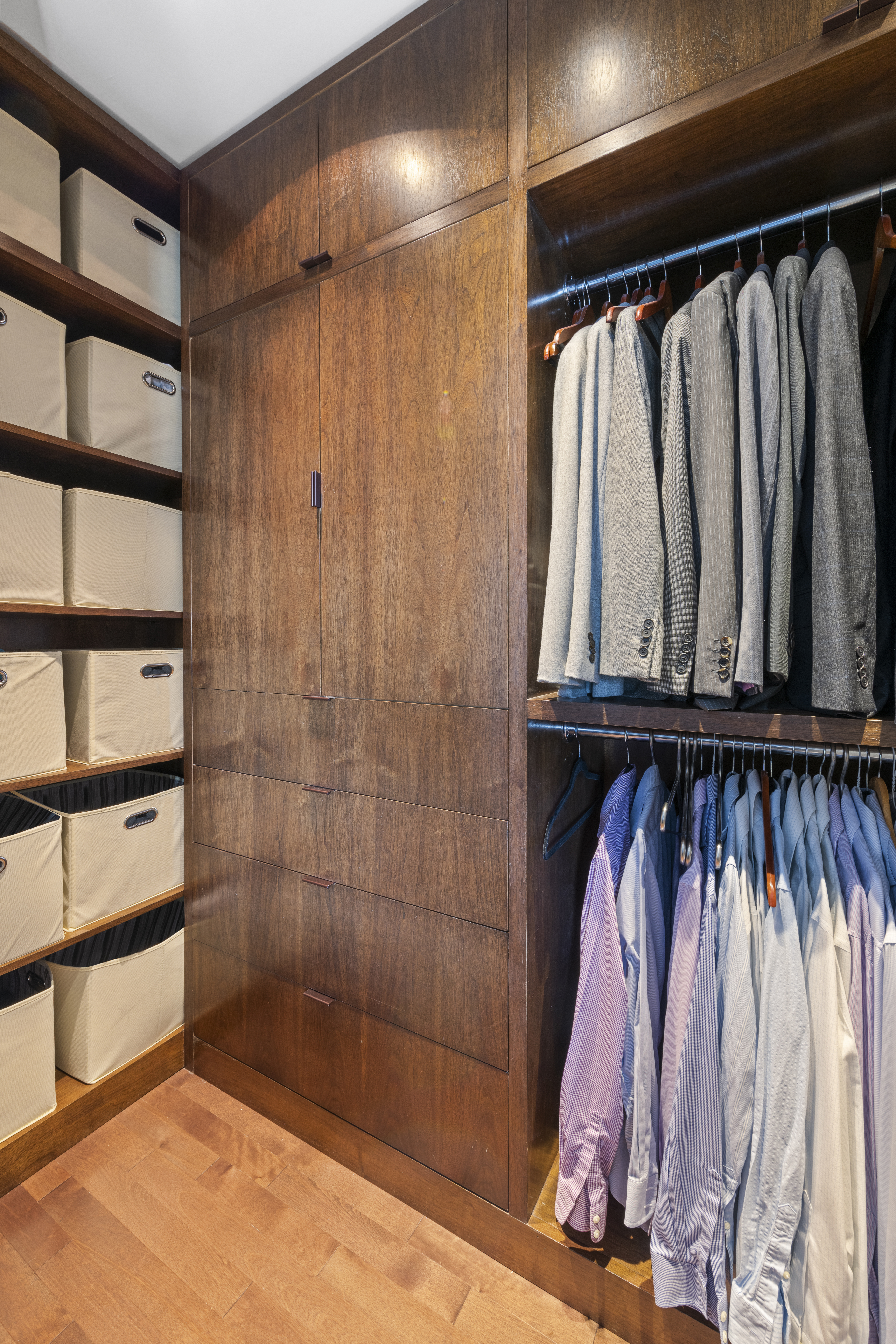 225 East 34th Street, Unit 17B Manhattan, NY 10016 - Photo 9 of 24 a view of a small space