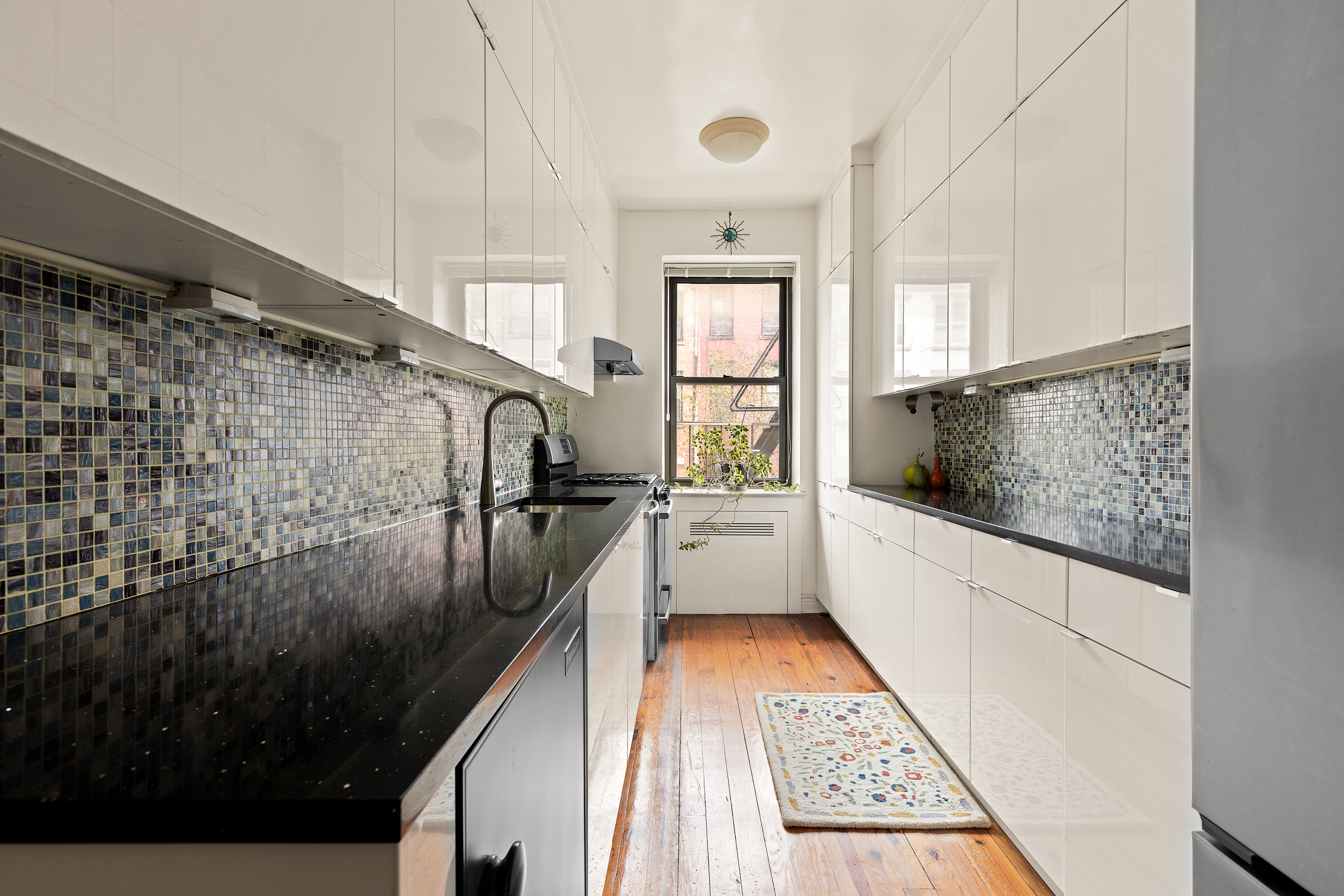 235 Lincoln Place, Unit 2E Brooklyn, NY 11217 - Photo 5 of 7