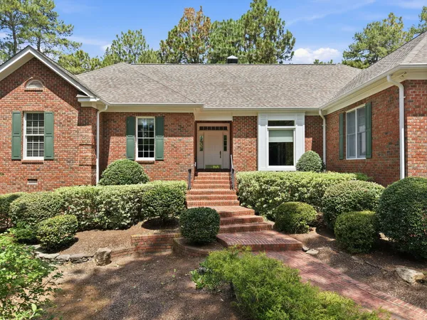 $749,000 | 86 Pinewild Drive, Pinehurst, NC 28374