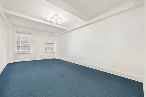 $985,000 | 162 East 80th Street, Unit 1B | Upper East Side