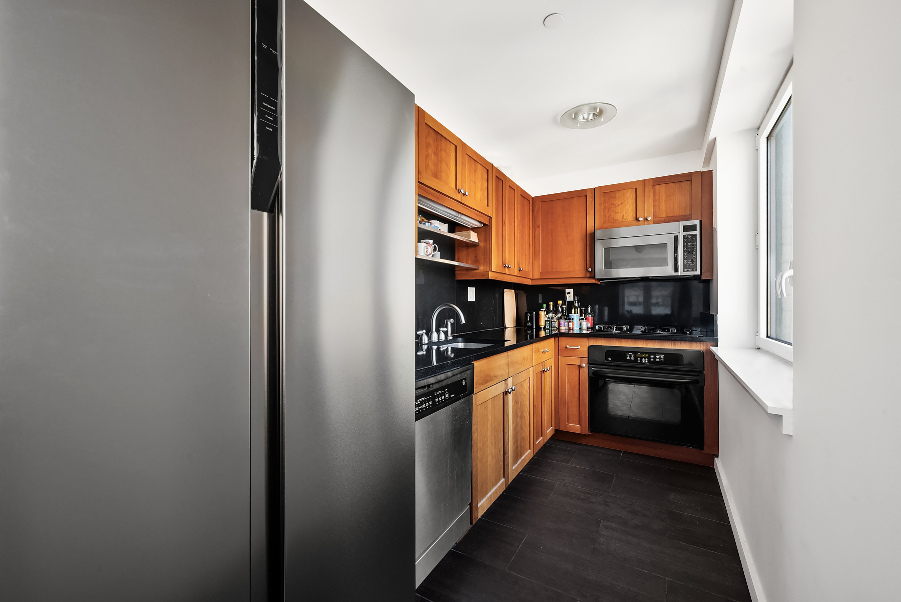 425 5th Avenue, Unit 28A Manhattan, NY 10016 - Photo 2 of 7