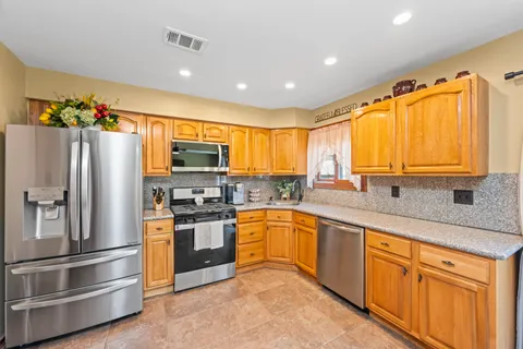 $649,995 | 15 Hickory Circle | Huguenot