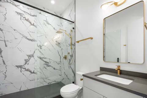 $8,000 | 1327 West Taylor Street, Unit 4, Chicago, IL 60607