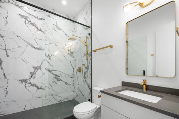$8,000 | 1327 West Taylor Street, Unit 4, Chicago, IL 60607