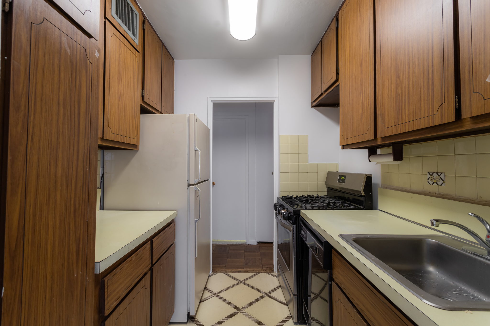 400 East 56th Street, Unit 8C Manhattan, NY 10022 - Photo 8 of 14