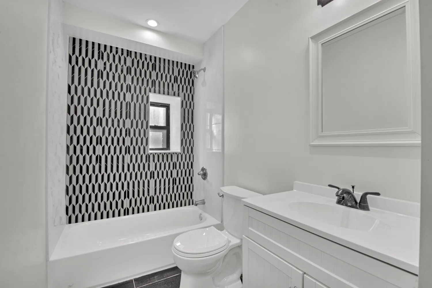 $3,795 | 31 Roosevelt Place, Unit 1A | Bedford-Stuyvesant