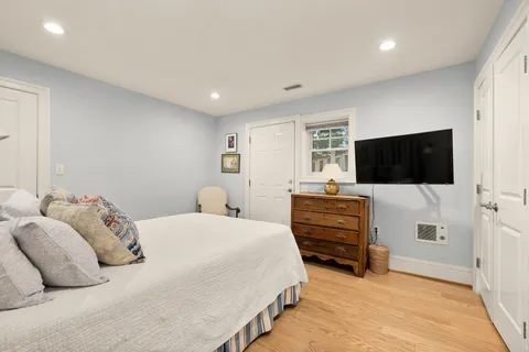 Contact Agent | 6512 Ridge Drive, Bethesda, MD 20816