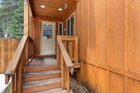 $995,000 | 3606 South Upper Truckee Road, South Lake Tahoe, CA 96150