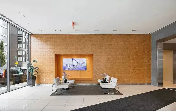 $1,950,000 | 11-02 49th Avenue, Unit 4H | Long Island City