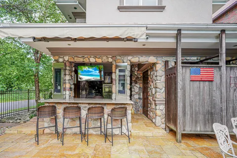 $2,300,000 | 165 Swaim Avenue | Huguenot