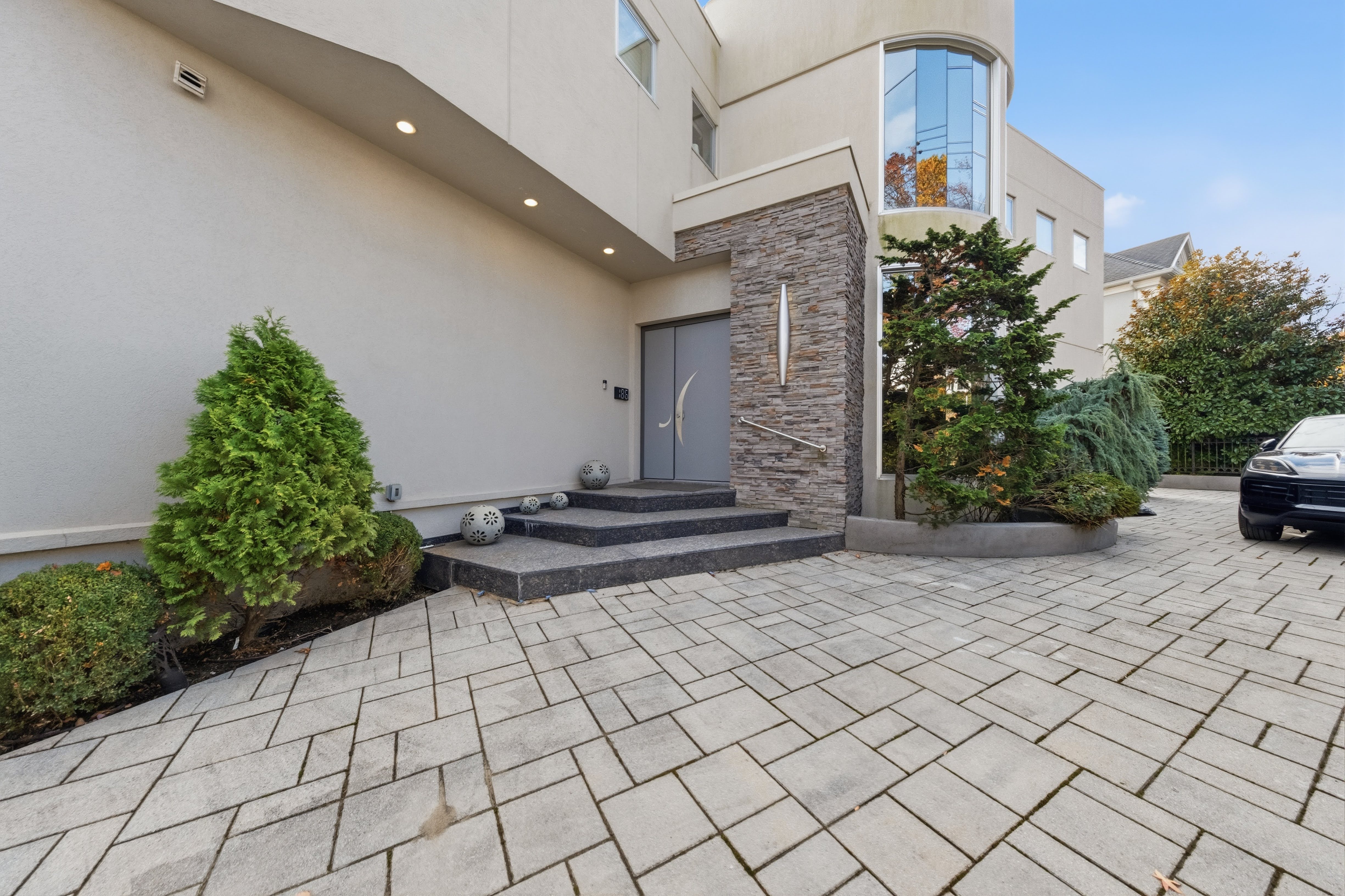 186 Flagg Place Staten Island, NY 10304 - Photo 2 of 44 a view of a backyard with pathway