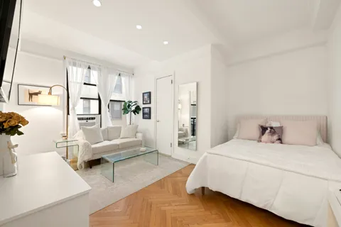 $395,000 | 33 Riverside Drive, Unit 4D | Upper West Side