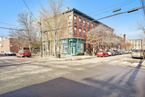 $875,000 | 273 Monmouth Street, Unit 1A, Jersey City, NJ 07302