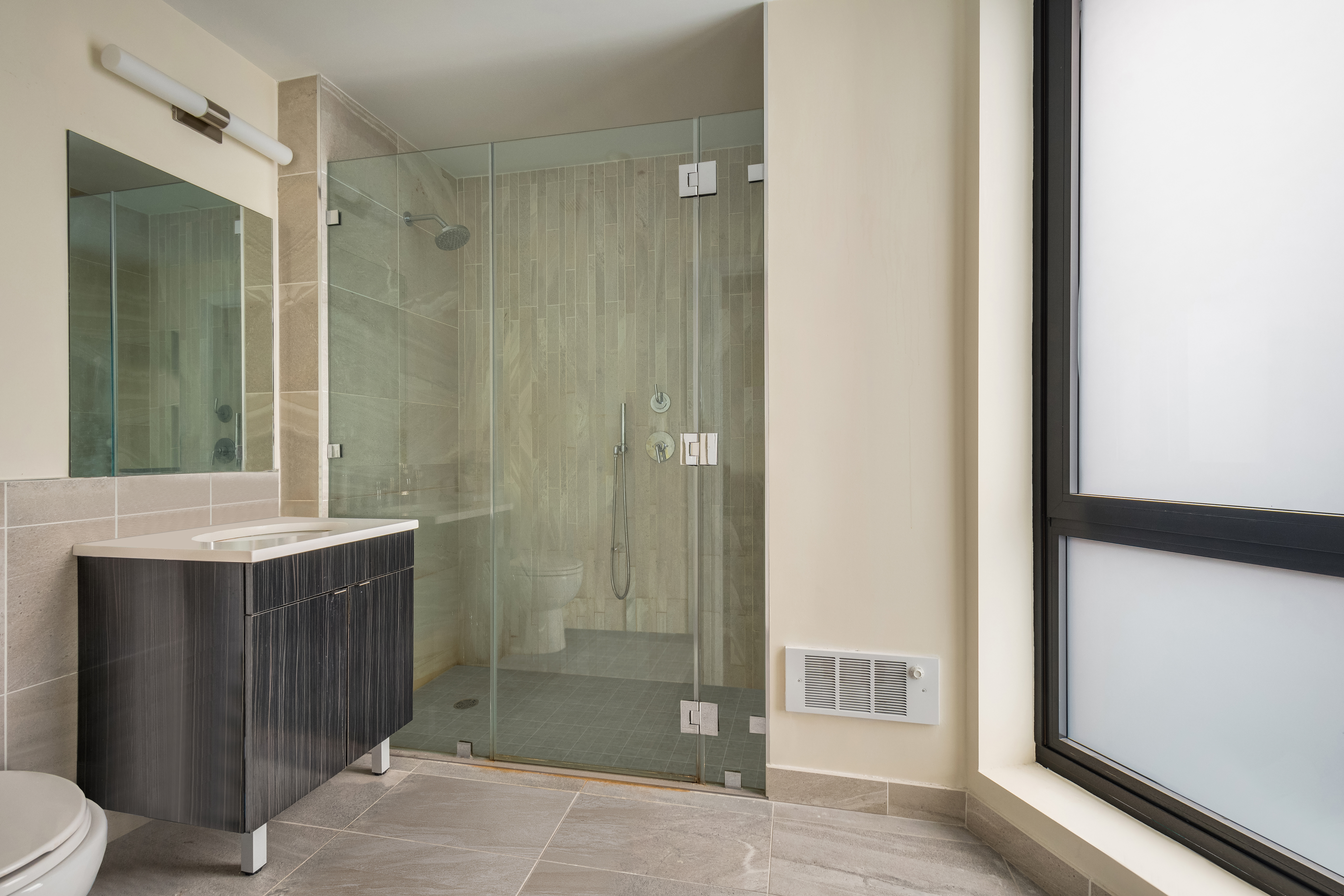 25-19 43rd Avenue, Unit 508 Queens, NY 11101 - Photo 4 of 15 Gallery Image 4