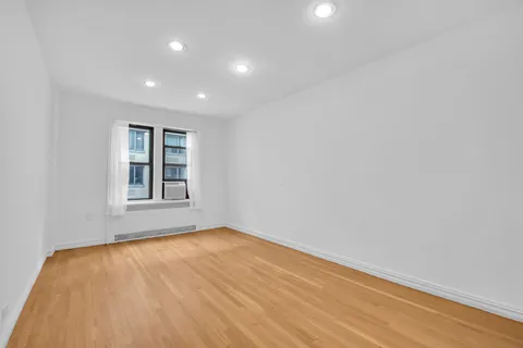 $849,000 | 225 West 25th Street, Unit 5K | Chelsea