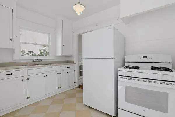 $1,495,500 | 3320 Hamilton Way, Los Angeles, CA 90026