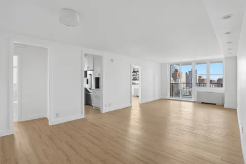 $1,300,000 | 444 East 86th Street, Unit 20B | Upper East Side
