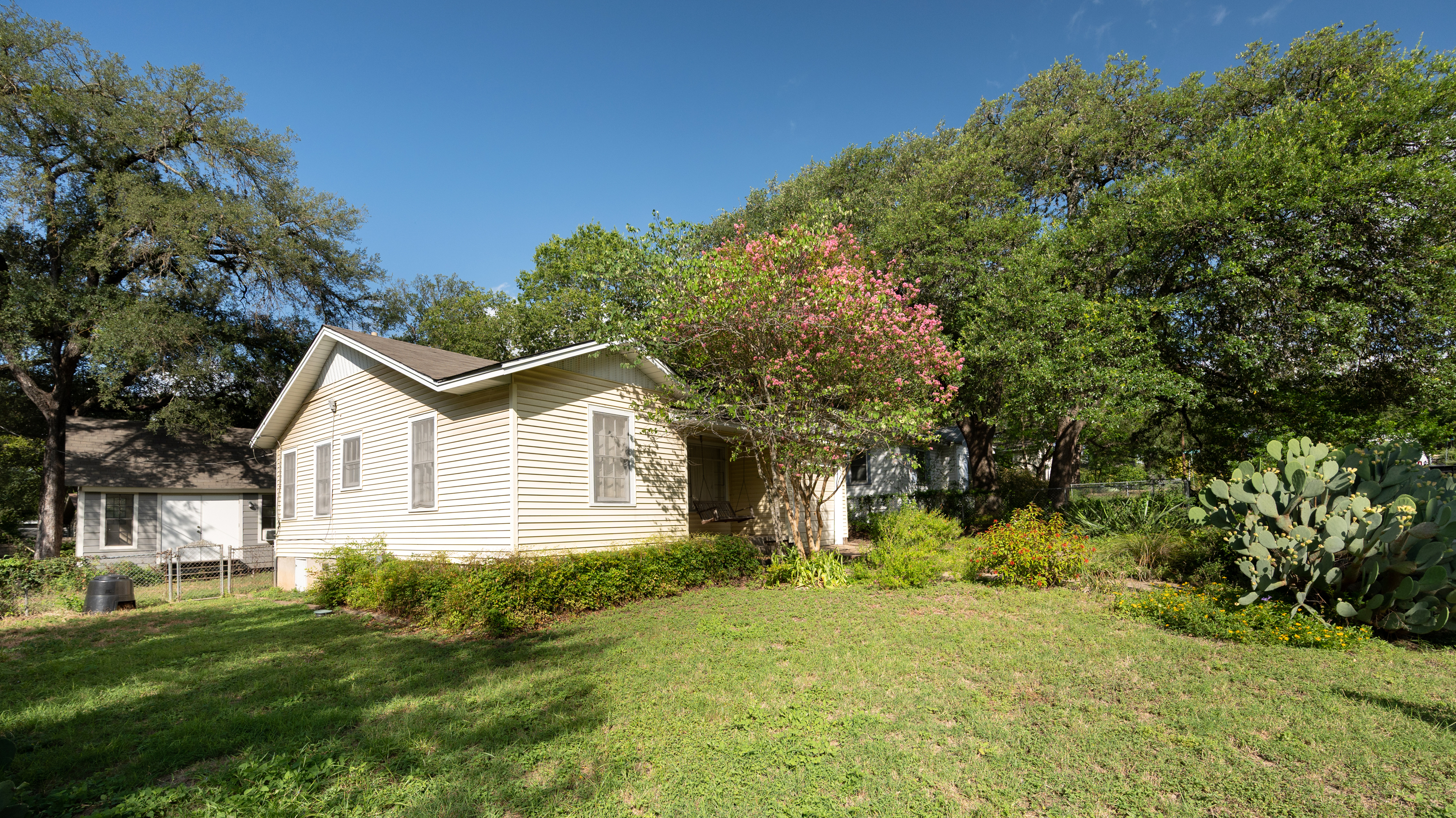 2107 Rabb Glen Street Austin, TX 78704 - Photo 3 of 30