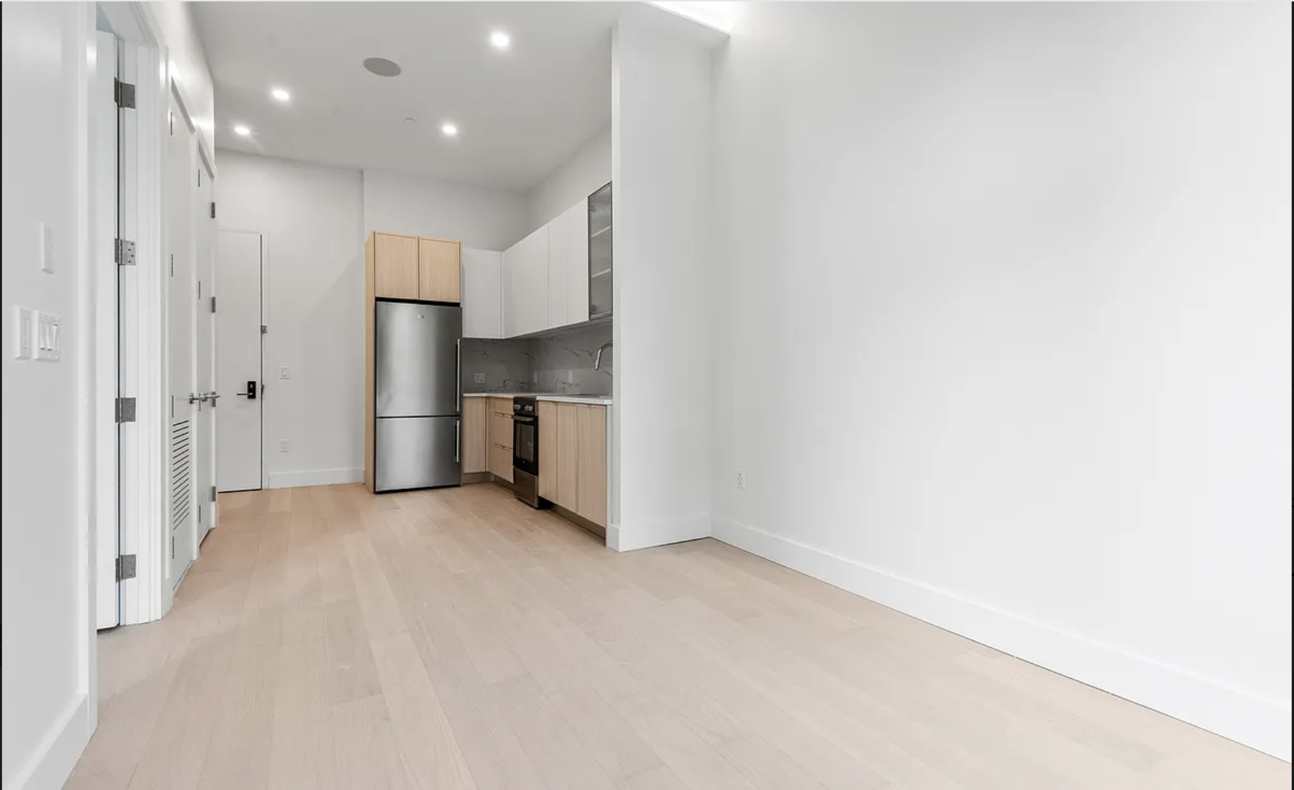 218 Front Street, Unit 184 Brooklyn, NY 11201 - Photo 9 of 13 a view of an empty room