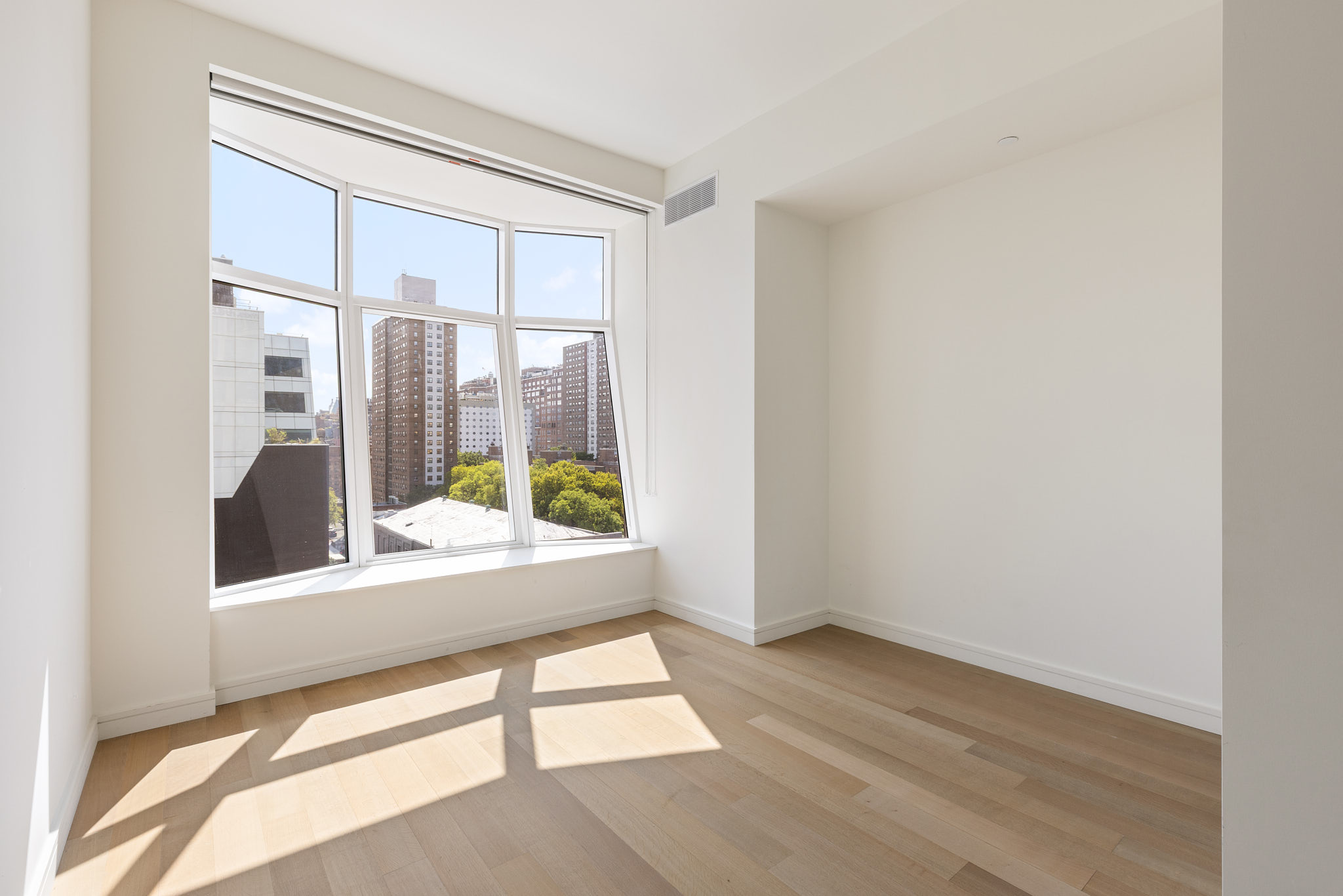 515 West 18th Street, Unit 816 Manhattan, NY 10011 - Photo 4 of 12 a view of front door