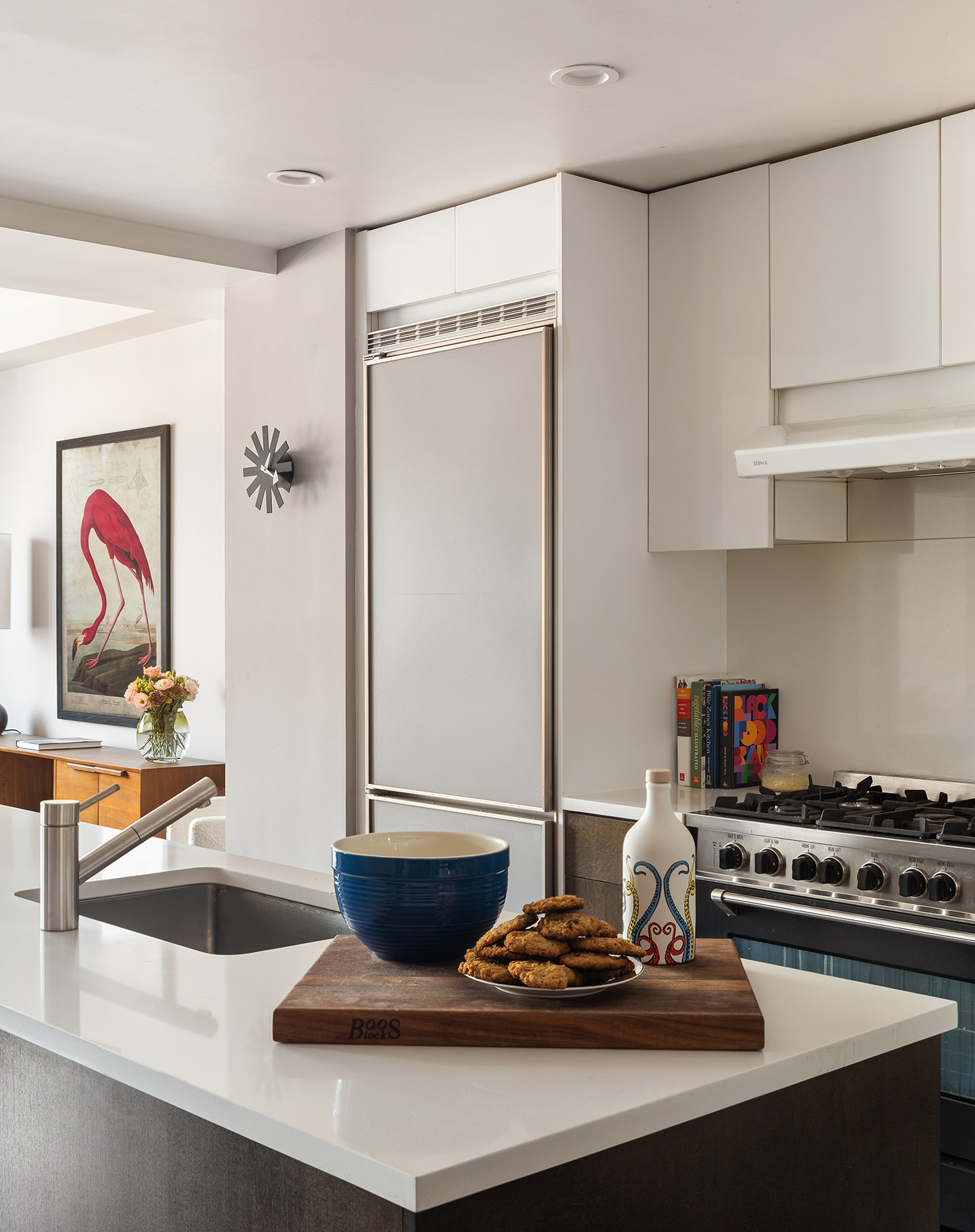 88 Morningside Avenue, Unit 8E Manhattan, NY 10027 - Photo 5 of 10 a living room with furniture and wooden floor