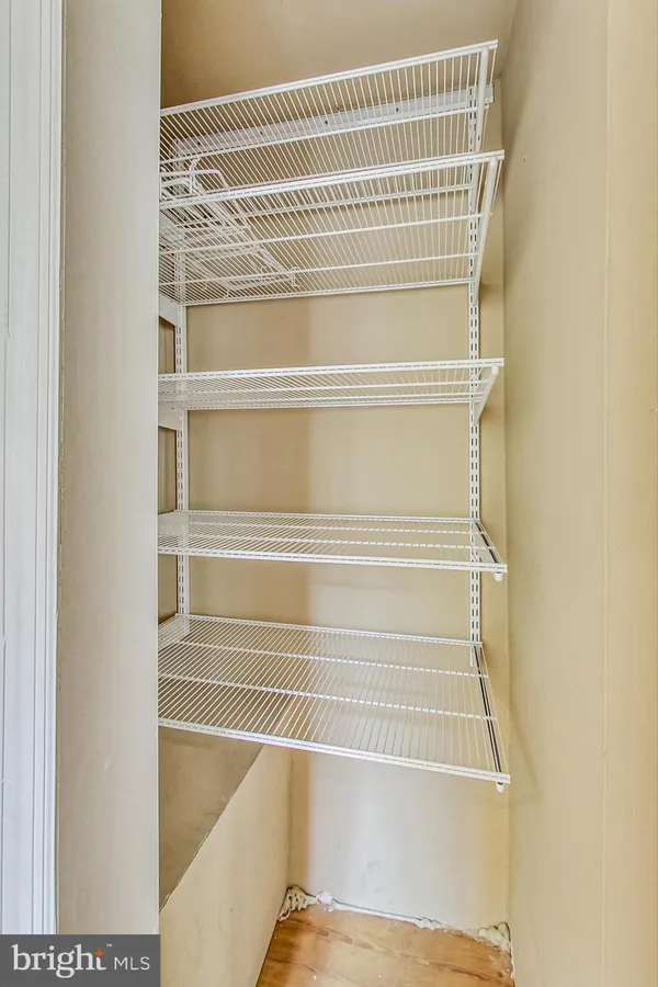 $1,200,000 | 524 10th Street Southeast, Washington, DC 20003