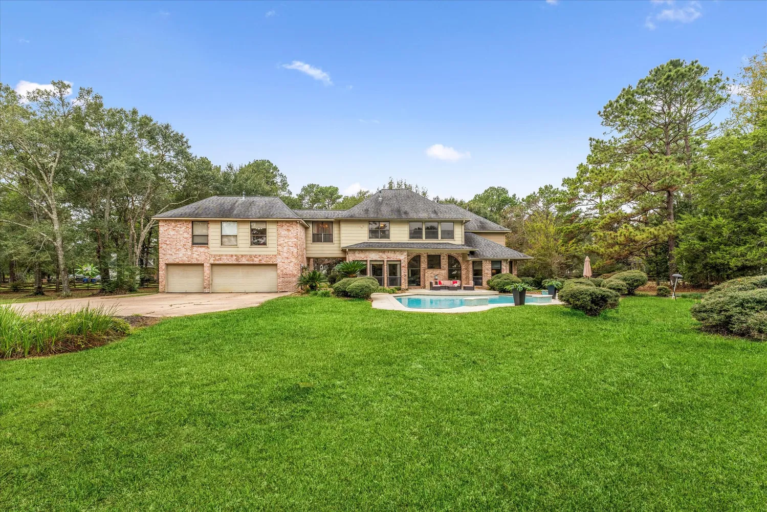 $984,500 | 1019 Towering Oaks Street, Magnolia, TX 77355