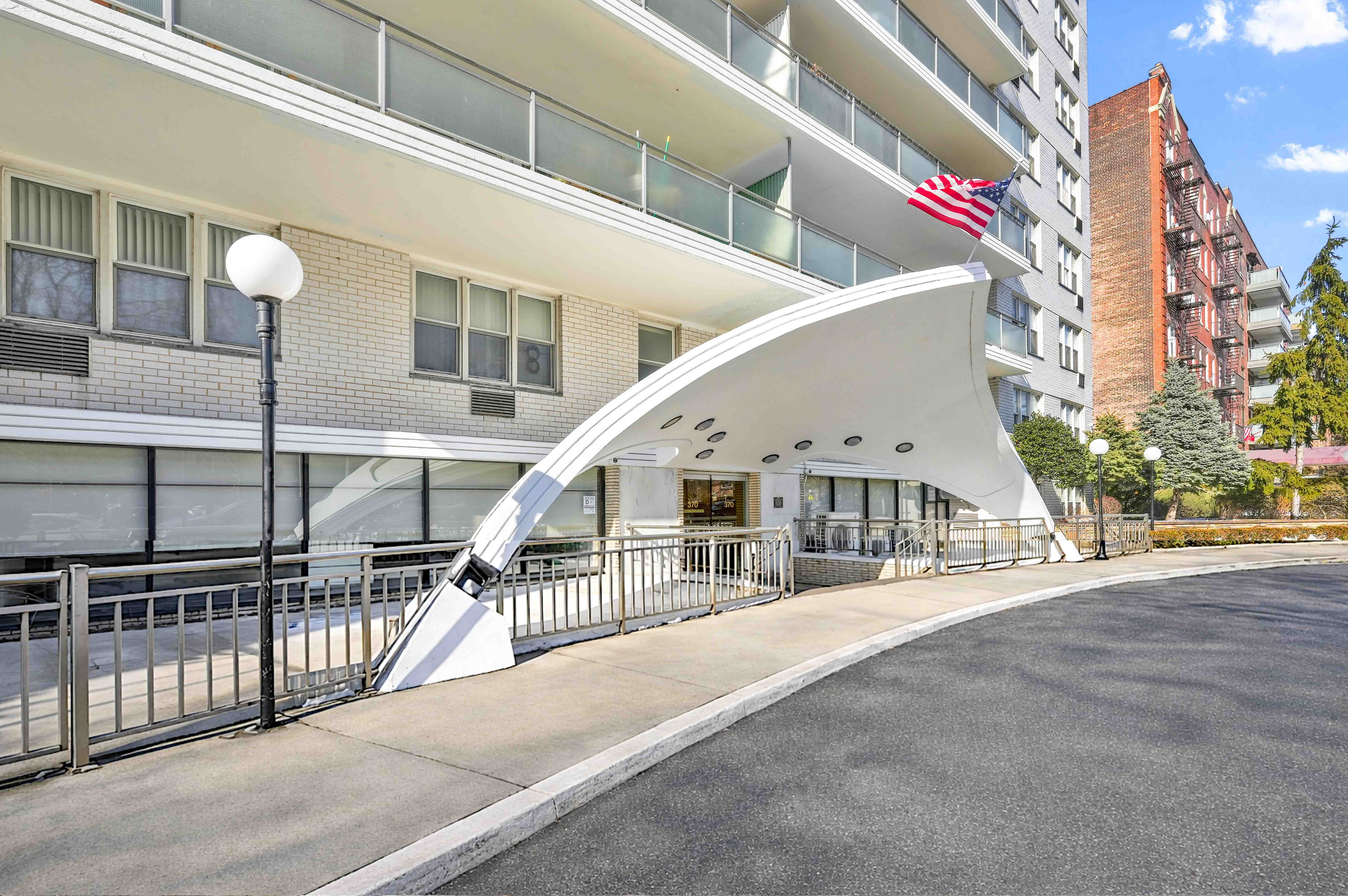 370 Ocean Parkway, Unit 8H Brooklyn, NY 11218 - Photo 37 of 42