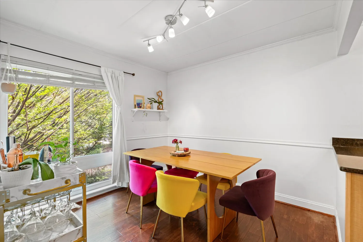 $349,000 | 132 Roberts Lane, Unit 303, Alexandria, VA 22314