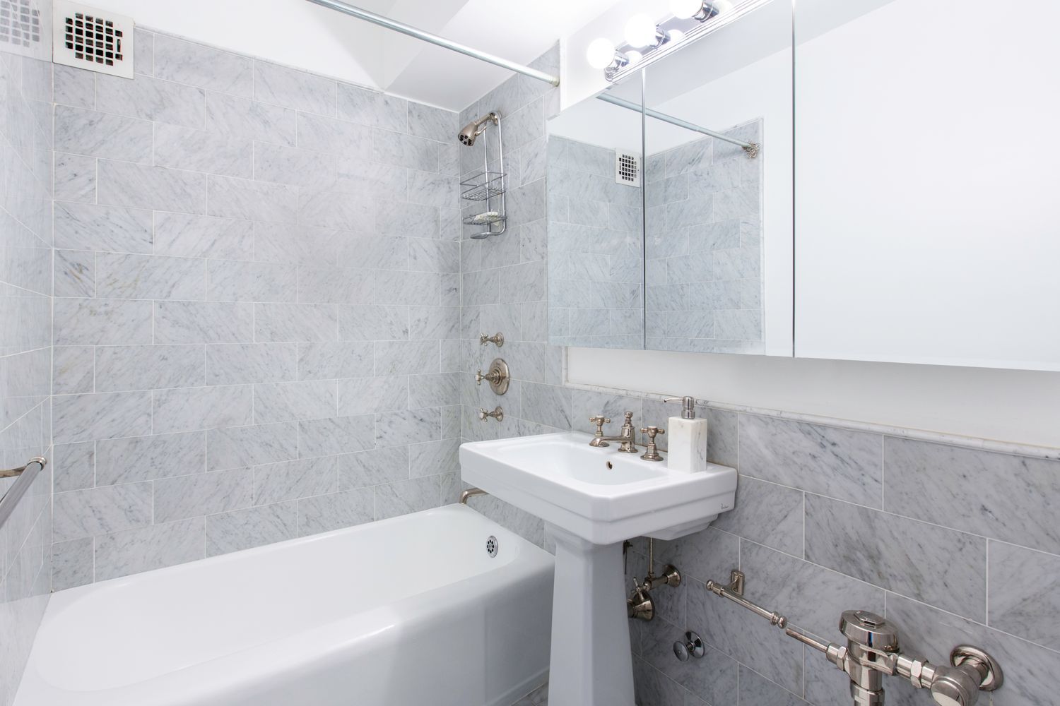 249 East 48th Street, Unit 16E Manhattan, NY 10017 - Photo 5 of 6