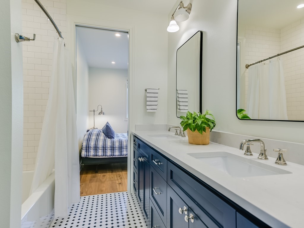 4102 Deepwoods Drive Austin, TX 78731 - Photo 23 of 29