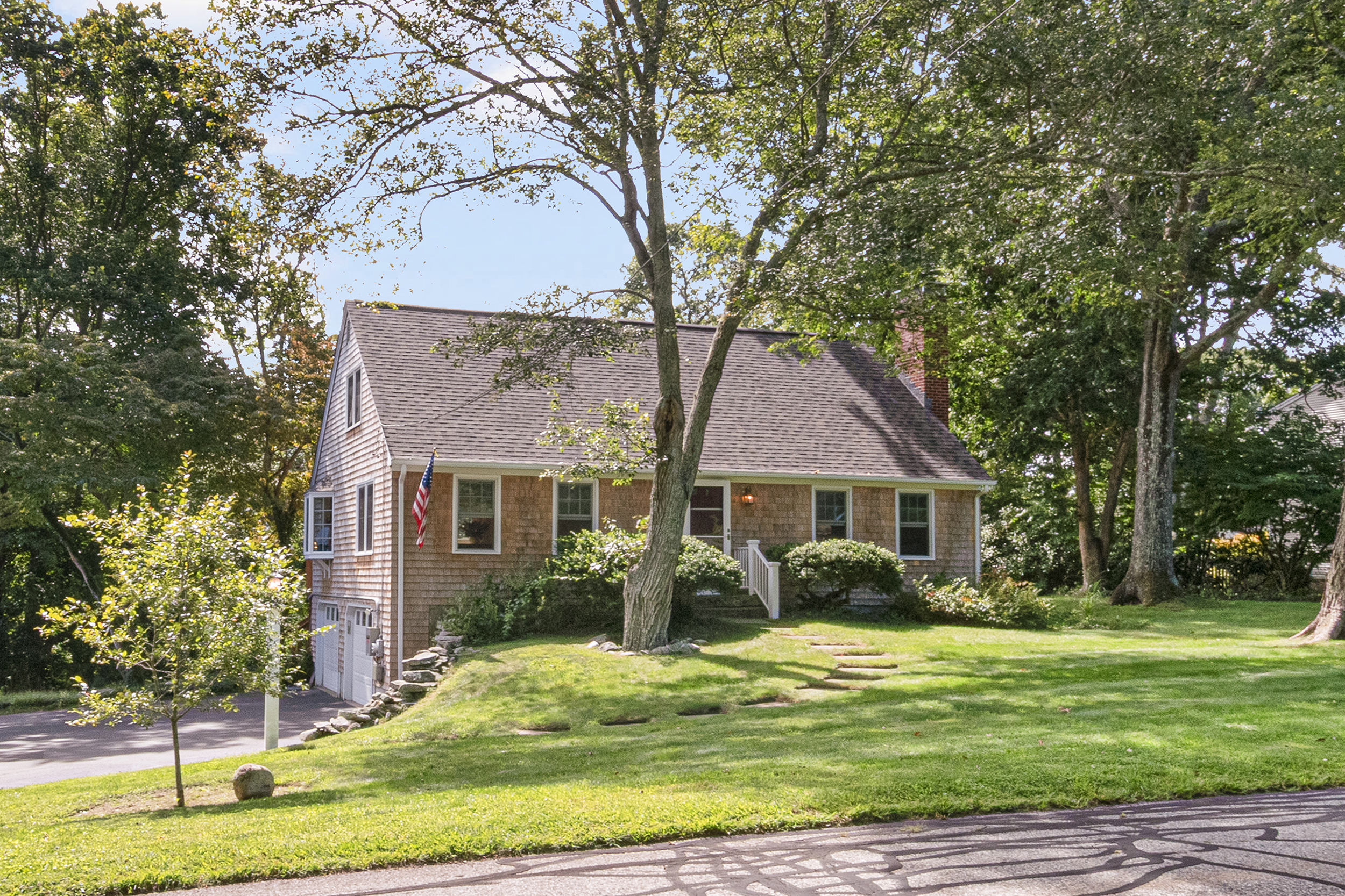 102 Edgewater Road Narragansett, RI 02882 - Photo 6 of 78 Gallery Image 6